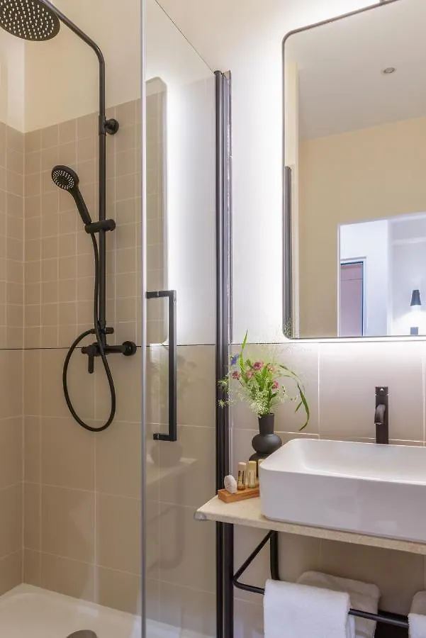 Cmg - Boutique Hotel Chambre - 3P - Auteuil/ Michel Ange Bed & Breakfast
